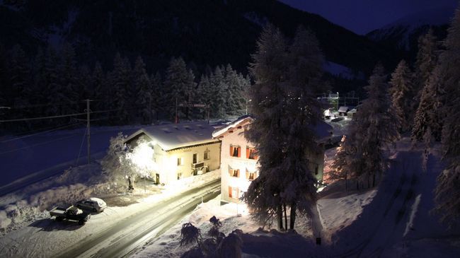 Hotel Veduta Cinuos-Chel Exterior photo