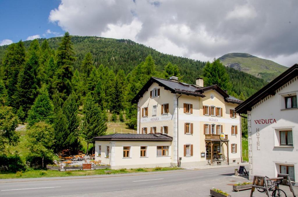 Hotel Veduta Cinuos-Chel Exterior photo